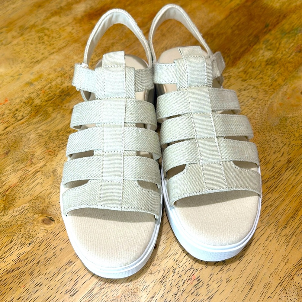 Tom’s Fisherman Sandals NWOT